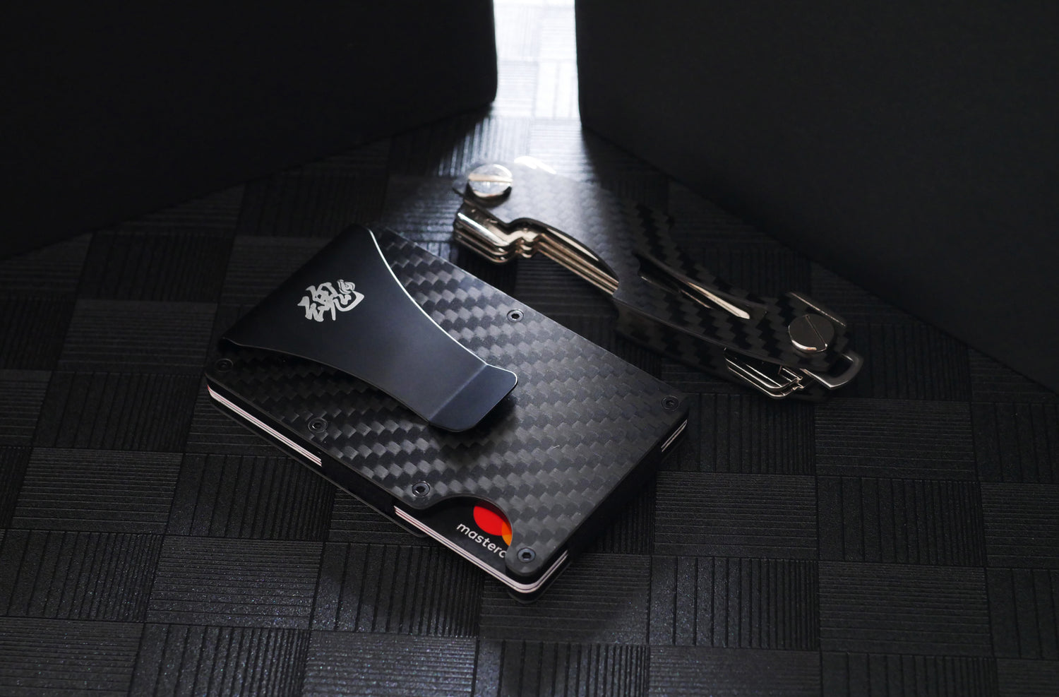 tamashi ridge matte carbon fiber minimalist rigid wallet with money metal clip and cash strap